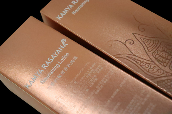 Folded Custom Packaging For Makeup Products Mylar material OEM ODM